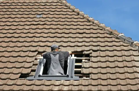 Pose de velux - Vollore-Montagne